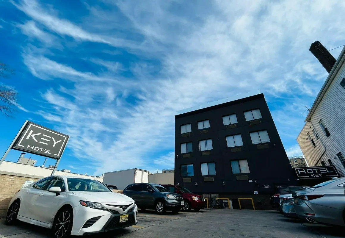 Hotel Key LaGuardia Airport hotel hero