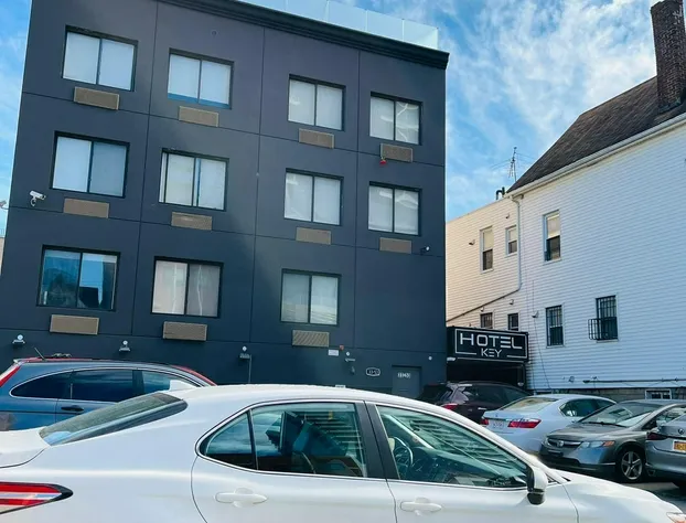 Hotel Key LaGuardia Airport hotel detail image 2