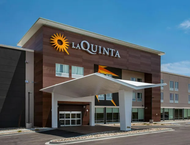 La Quinta Inn & Suites by Wyndham Limon hotel detail image 1