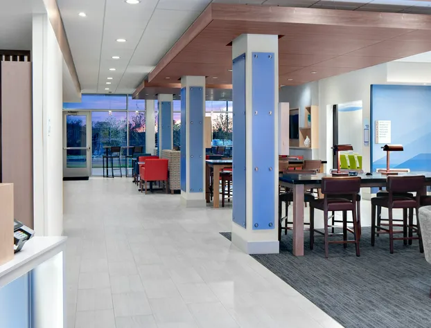 Holiday Inn Express & Suites Elkhorn - Lake Geneva Area by IHG hotel detail image 2