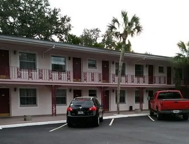 Carriage Inn Motel hotel detail image 4