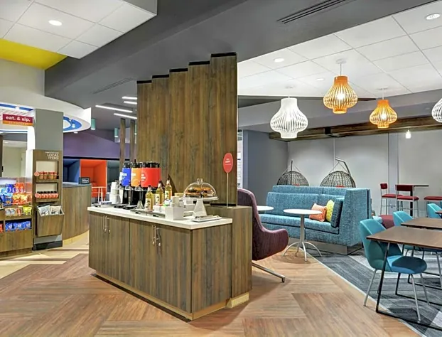 Tru by Hilton Springfield Downtown hotel detail image 3