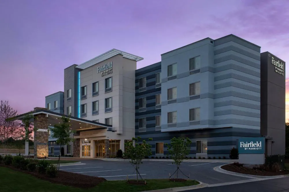 Fairfield Inn & Suites by Marriott Knoxville Lenoir City/I-75 hotel hero