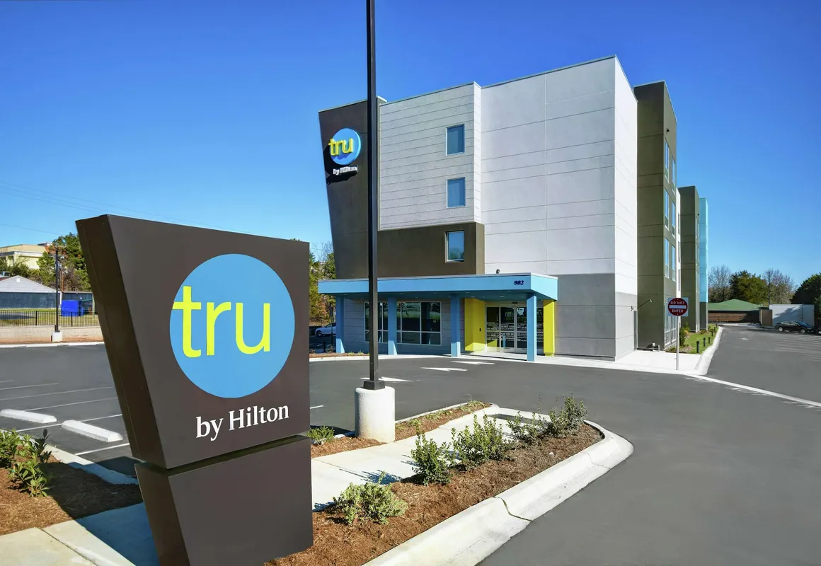 Tru By Hilton Burlington hotel hero