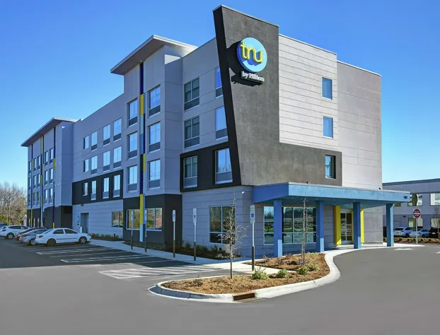 Tru By Hilton Burlington hotel detail image 1