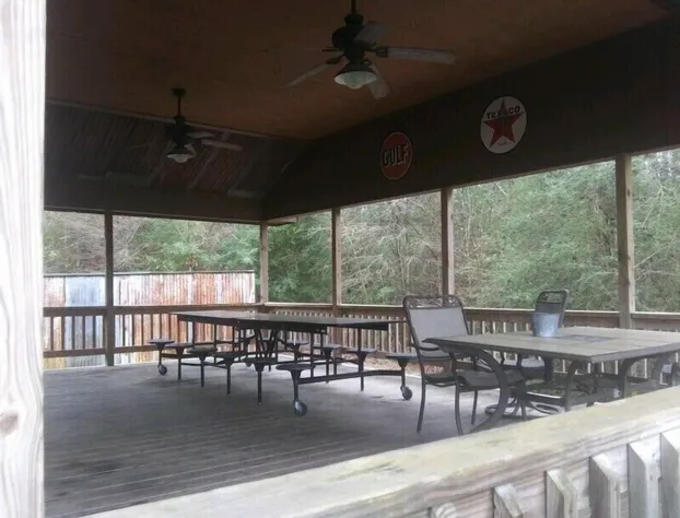 Whispering Creek Lodging & RV Resort hotel detail image 1