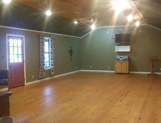 Whispering Creek Lodging & RV Resort hotel detail image 2