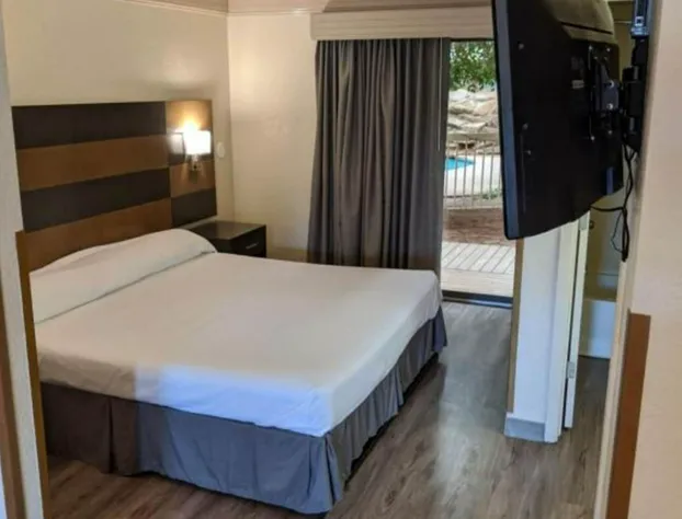 Atrium Inn hotel detail image 4