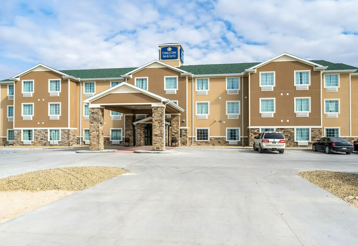 Cobblestone Inn & Suites - Kermit hotel hero