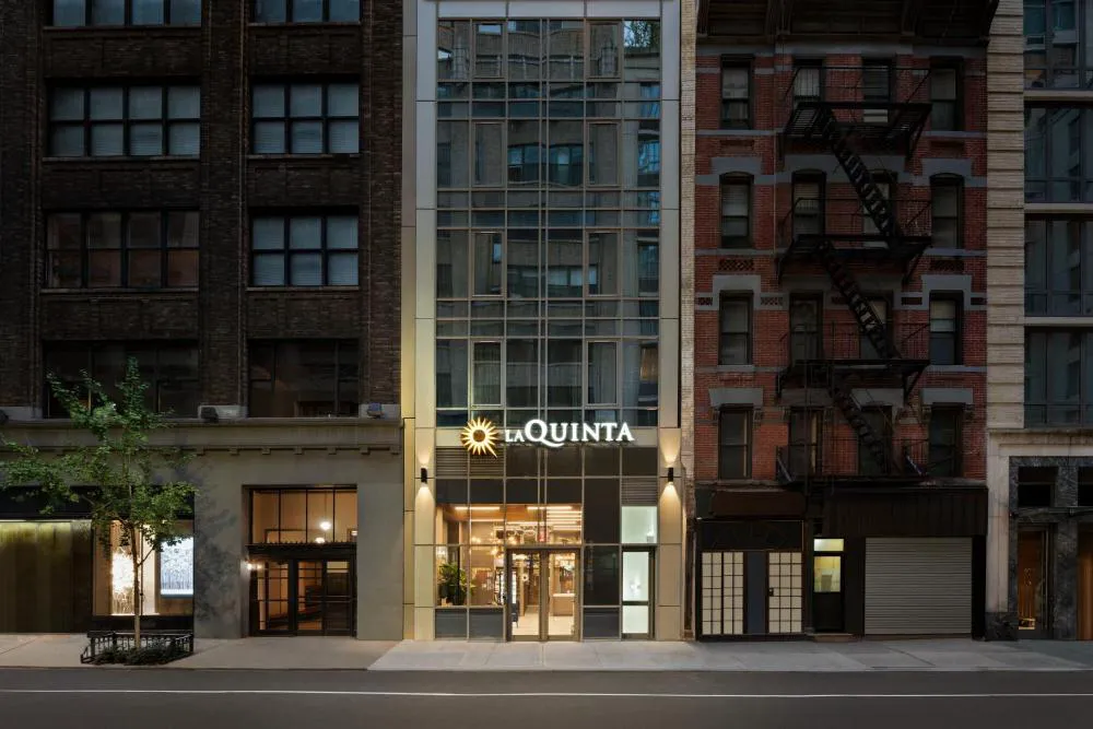 La Quinta Inn & Suites by Wyndham Times Square South hotel hero