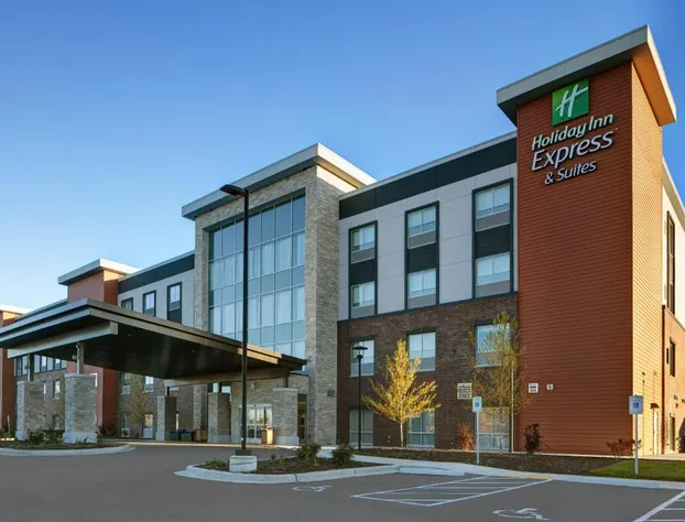 Holiday Inn Express & Suites Milwaukee - Brookfield by IHG hotel detail image 1