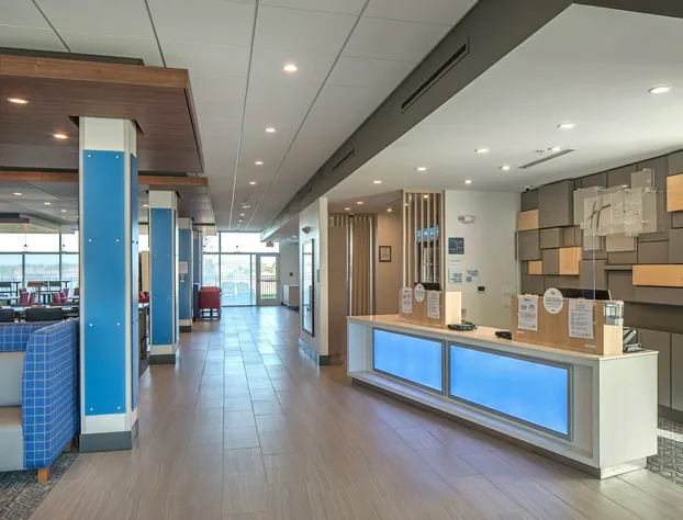 Holiday Inn Express & Suites West Omaha - Elkhorn by IHG hotel detail image 2