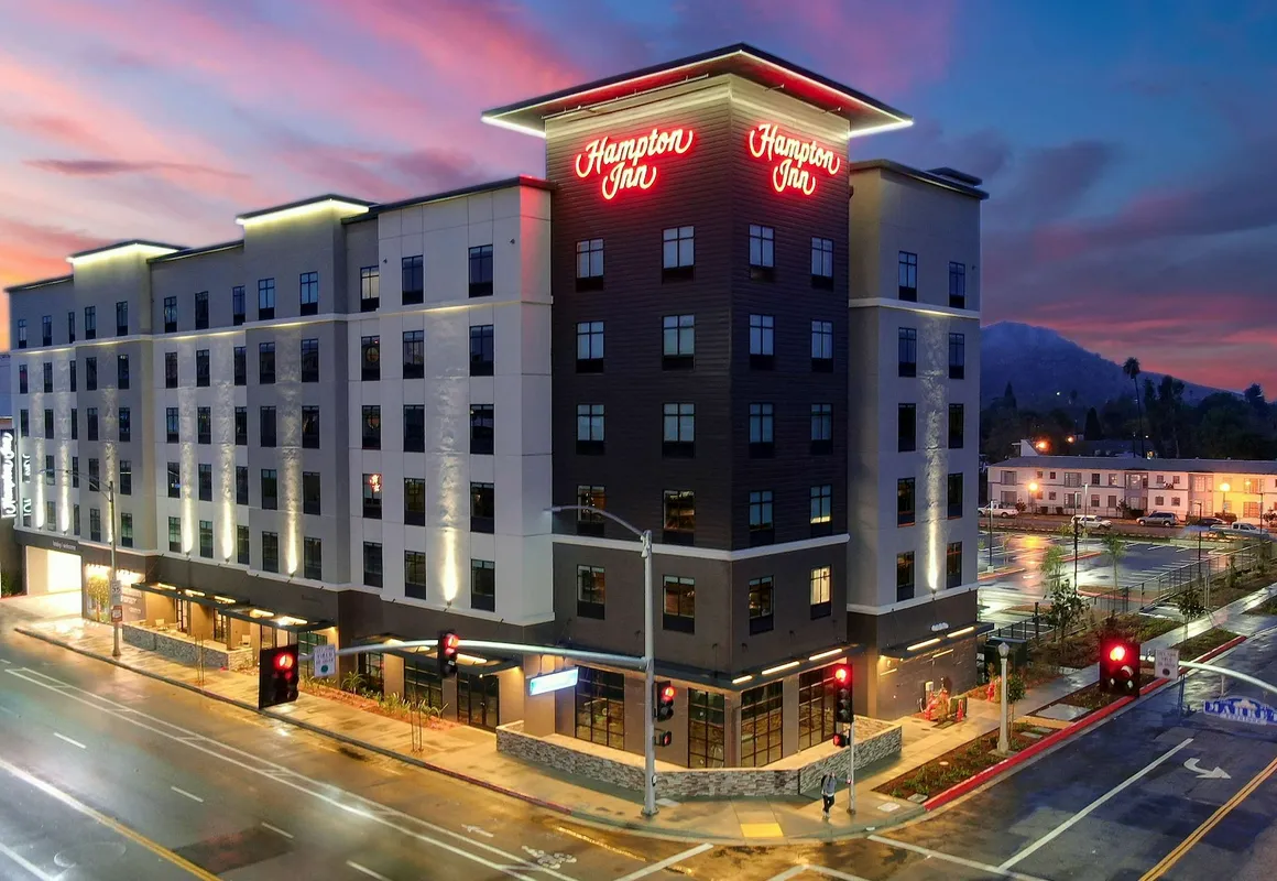 Hampton Inn Riverside Downtown hotel hero