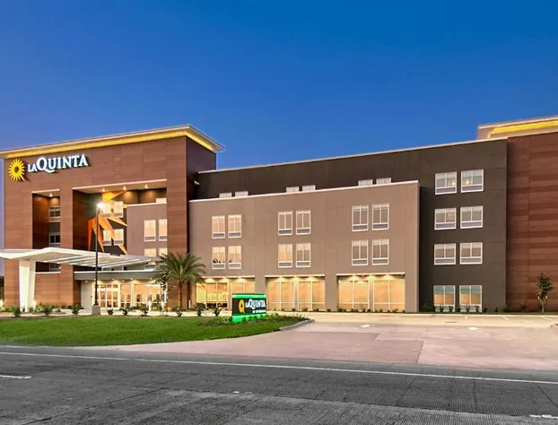 La Quinta Inn & Suites by Wyndham Texas City I 45 hotel detail image 1