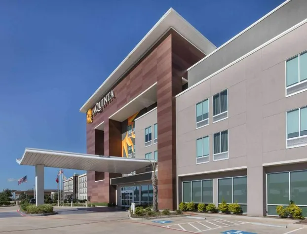 La Quinta Inn & Suites by Wyndham Texas City I 45 hotel detail image 2