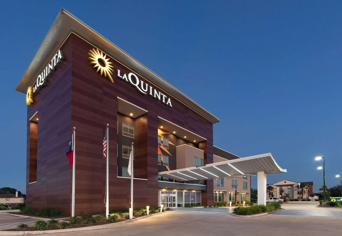 La Quinta Inn & Suites by Wyndham Texas City I 45 hotel hero