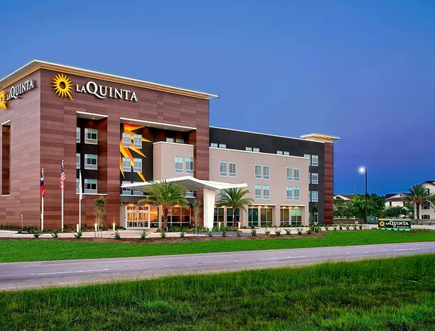 La Quinta Inn & Suites by Wyndham Texas City I 45 hotel detail image 4