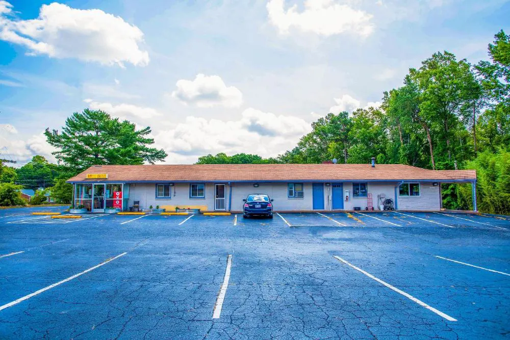 OYO Inn Kernersville hotel hero