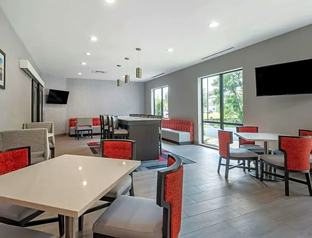 Comfort Inn & Suites hotel detail image 4