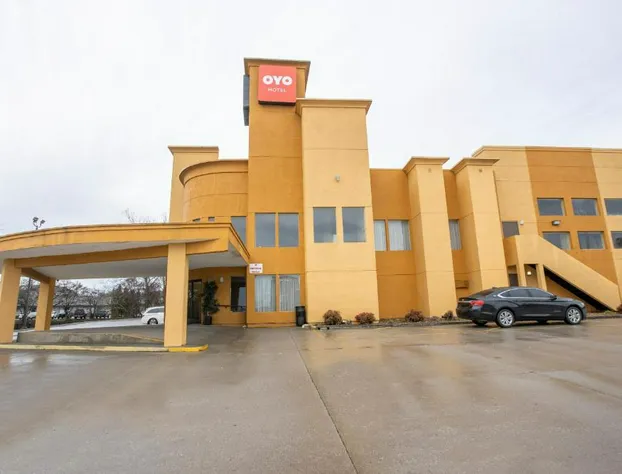 OYO Hotel Knoxville TN Cedar Bluff I-40 hotel detail image 1
