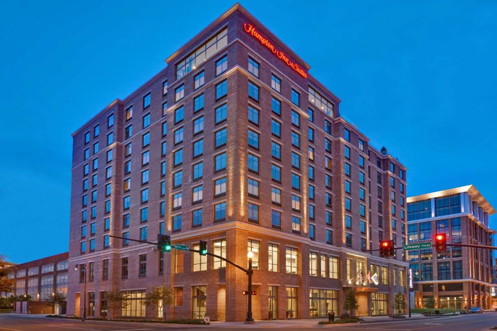 Hampton Inn & Suites Nashville Downtown Capitol View hotel hero