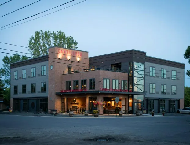 Cantilever Hotel, Trademark Collection by Wyndham hotel detail image 2