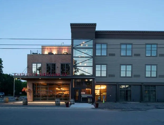 Cantilever Hotel, Trademark Collection by Wyndham hotel detail image 4