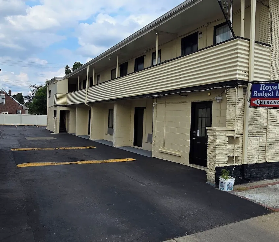 Royal Budget Inn hotel hero