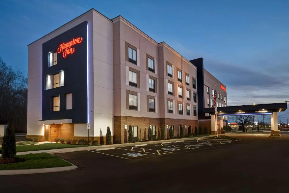 Hampton Inn Pleasant View, TN hotel hero