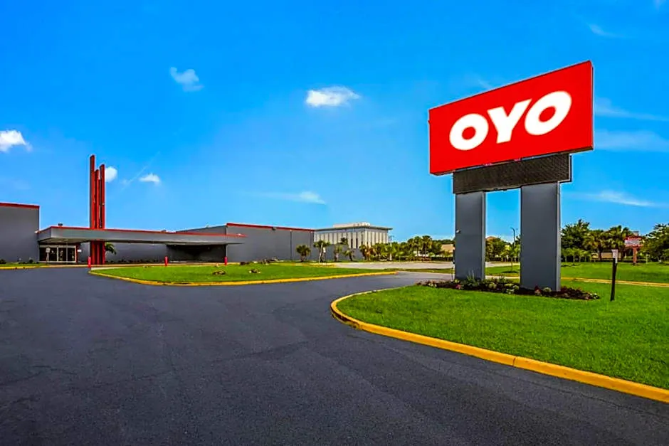 OYO Hotel Orlando Airport hotel hero