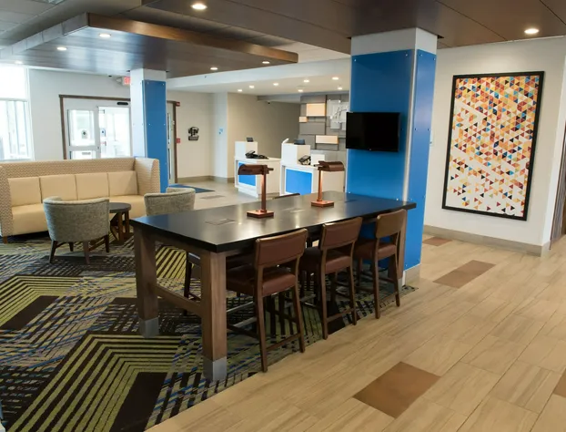 Holiday Inn Express & Suites Fort Wayne North by IHG hotel detail image 2