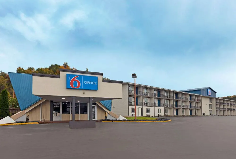 Motel 6 Corbin, KY hotel hero