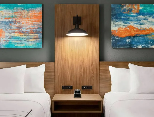 La Quinta Inn & Suites by Wyndham College Station North hotel detail image 3