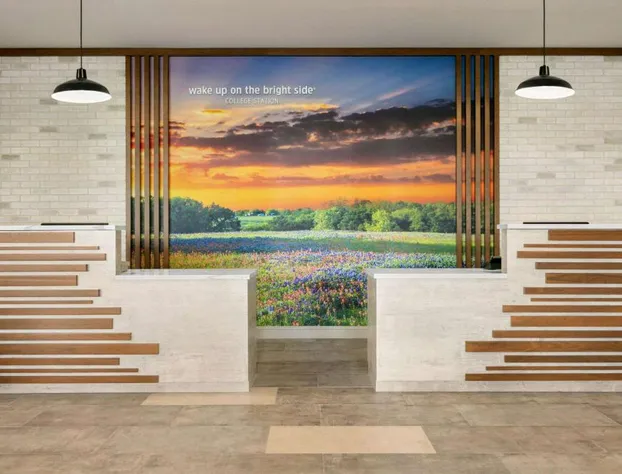 La Quinta Inn & Suites by Wyndham College Station North hotel detail image 3