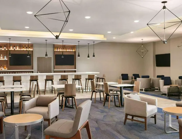 La Quinta Inn & Suites by Wyndham College Station North hotel detail image 4