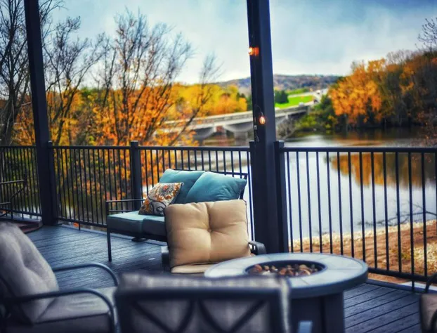 Waterfront Hotel hotel detail image 1