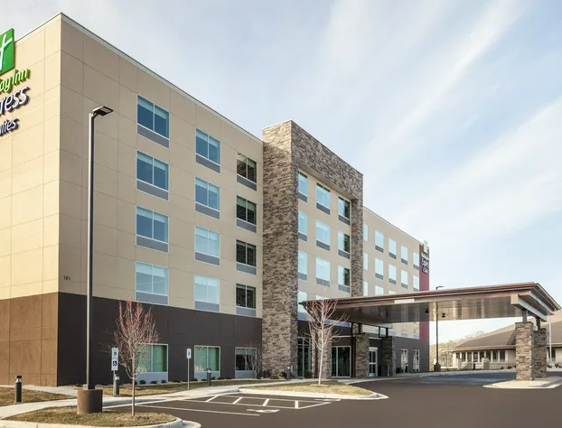 Holiday Inn Express & Suites Hudson I-94 by IHG hotel detail image 1