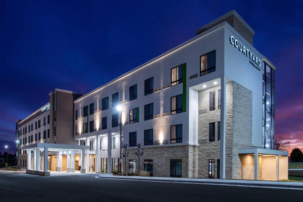 Courtyard by Marriott Kansas City Olathe hotel hero