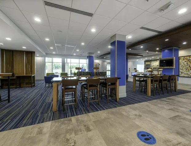 Holiday Inn Express & Suites Staunton by IHG hotel detail image 3