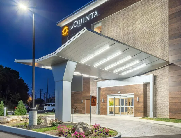 La Quinta Inn & Suites by Wyndham Bloomington hotel detail image 2