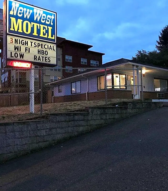 New West Motel hotel hero