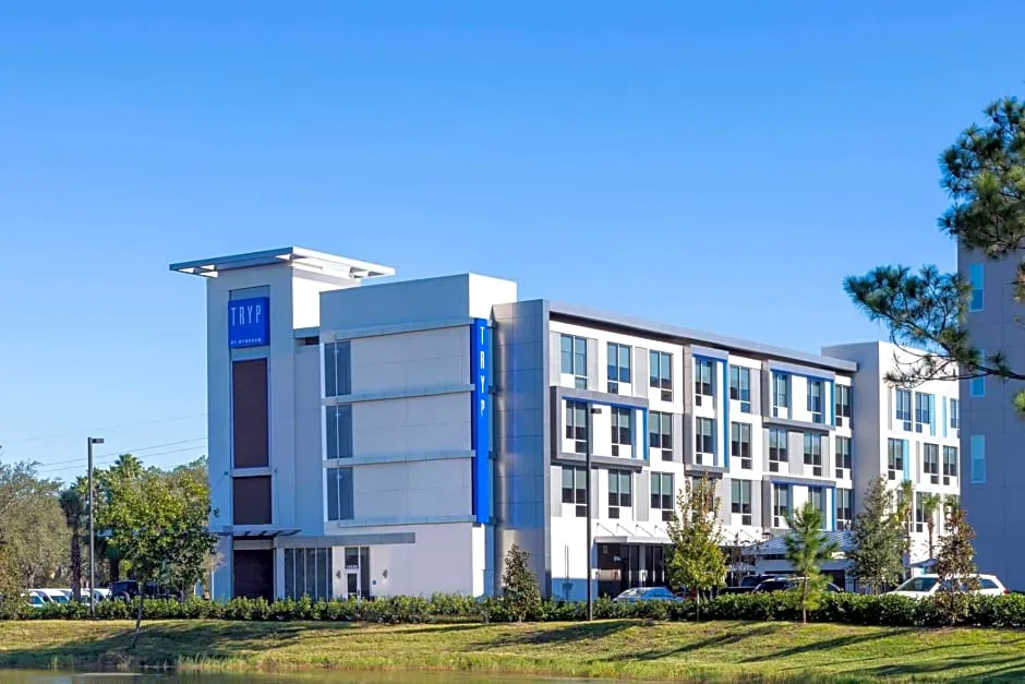 TRYP by Wyndham Orlando hotel hero