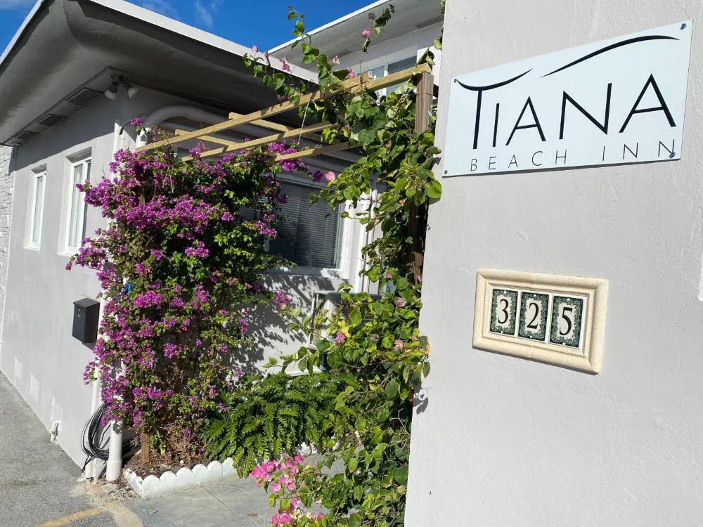 Tiana Beach Inn hotel hero