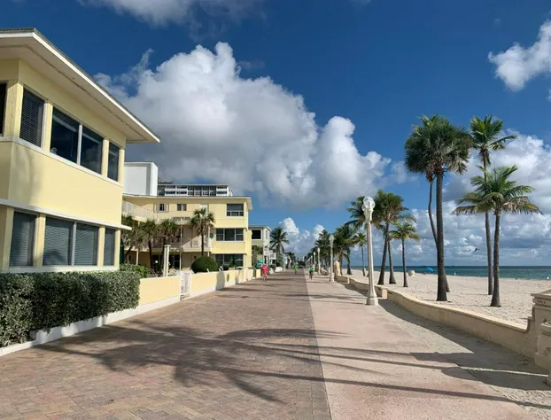 Tiana Beach Inn hotel detail image 1