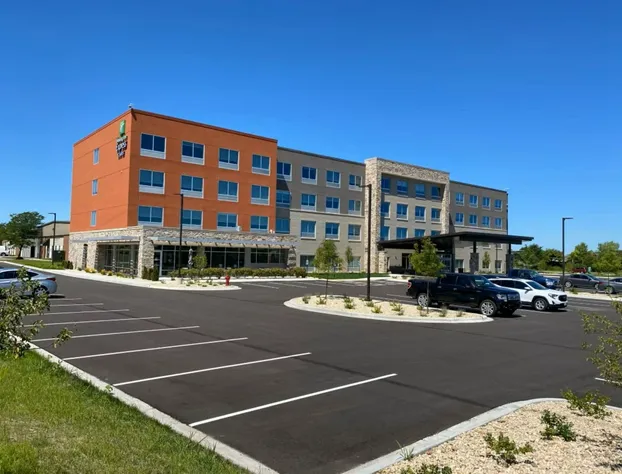 Holiday Inn Express & Suites Madison West - Middleton by IHG hotel detail image 3