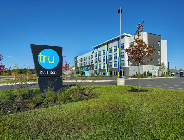 Tru by Hilton Stoughton hotel detail image 1