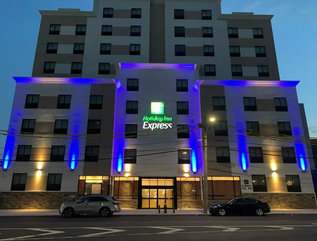 Holiday Inn Express Jamaica - JFK AirTrain - NYC by IHG hotel detail image 1