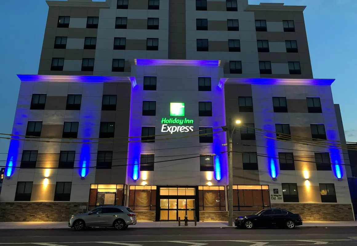 Holiday Inn Express Jamaica - JFK AirTrain - NYC by IHG hotel hero