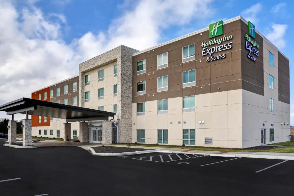 Holiday Inn Express & Suites Ottawa by IHG hotel hero