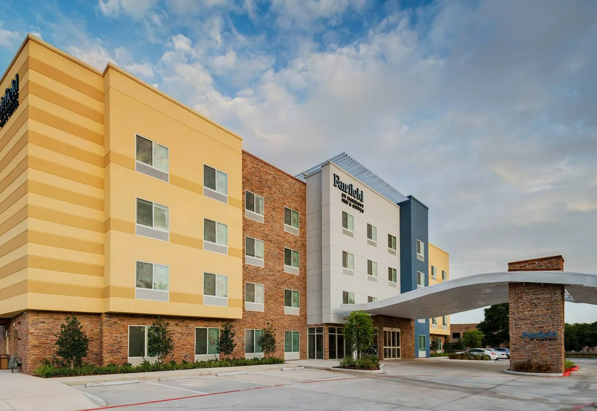 Fairfield Inn & Suites by Marriott Houston Missouri City hotel hero